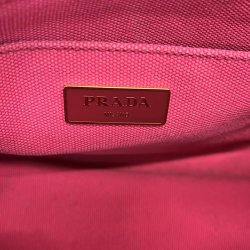 Prada Canapa