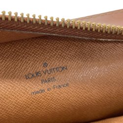 Louis Vuitton Clutch