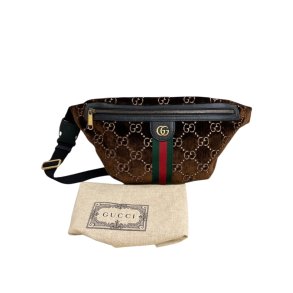 Gucci Velvet bumbag 