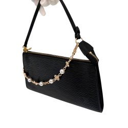Louis Vuitton Pochette EPI