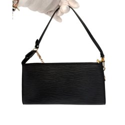 Louis Vuitton Pochette EPI