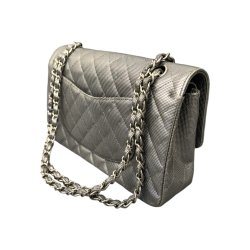 Chanel medium flap 