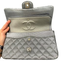 Chanel medium flap 