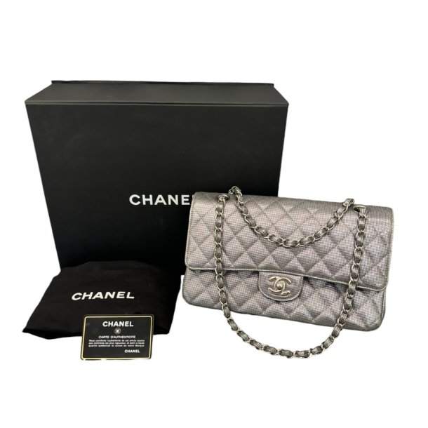 Chanel medium flap 